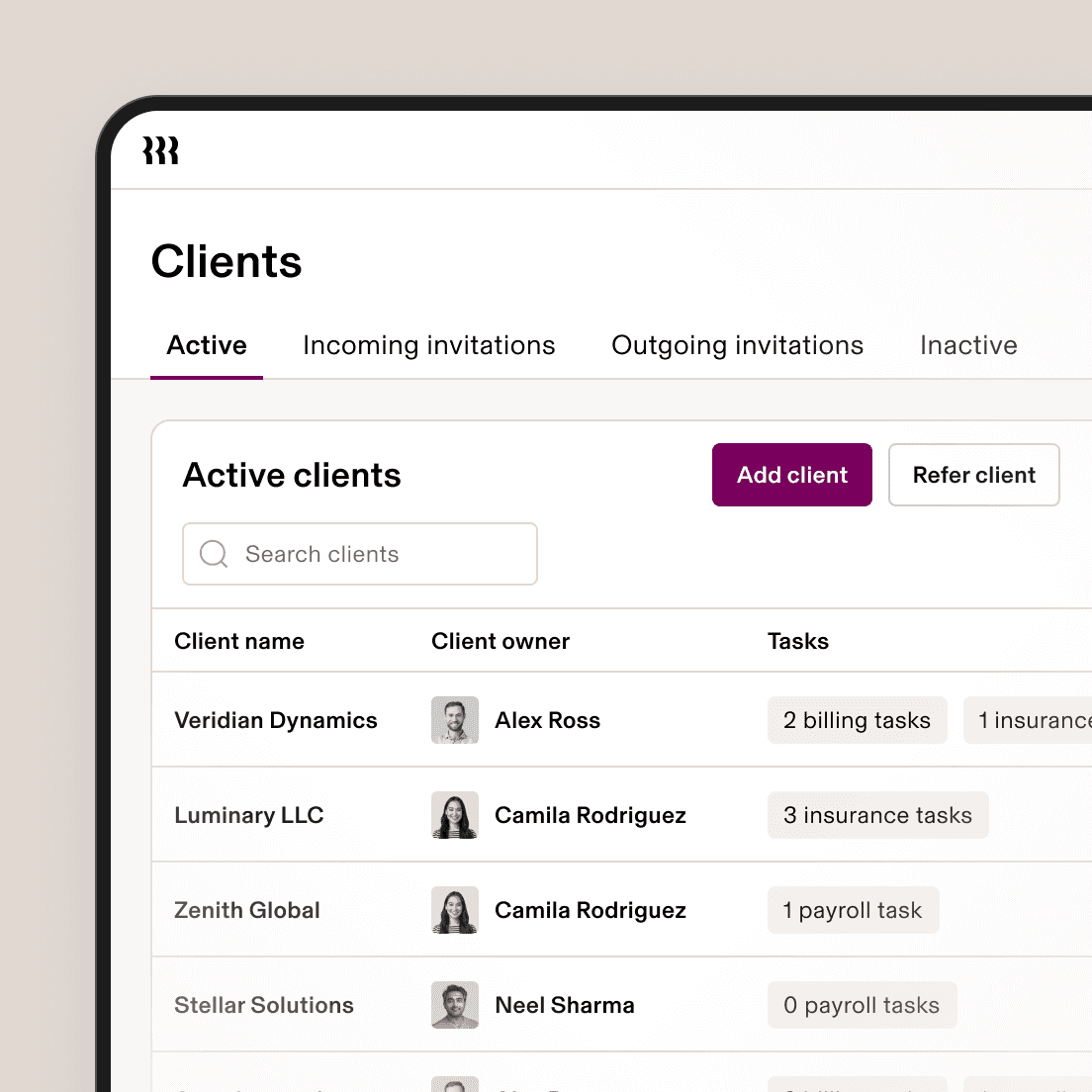 Client management dashboard showing active clients list with company names, assigned owners and pending tasks.